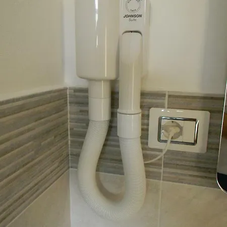 לינה וארוחת בוקר Tropeacentro 4*